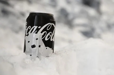 雪地上的可口可乐 雪地上的可口可乐