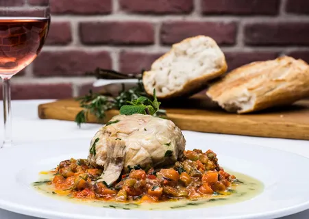 电镀、酱汁绞肉、配料、烤羊肉、羊肉配蔬菜、食品、肉、餐