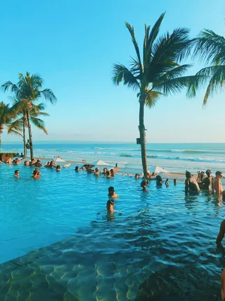 印度尼西亚，库塔乌塔拉，gg。cempaka 4号，派对，度假，度假，游泳池，海滩