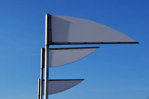 三根灰色金属棒示意图