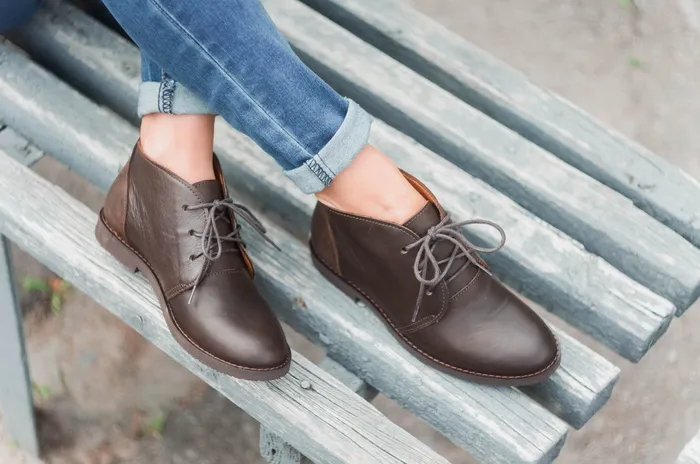 人，穿着，棕色，皮革chukka靴，chooka靴，鞋，秋，秋鞋