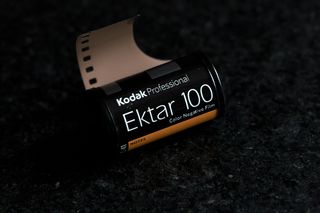 黑色柯达 Ektar 100 胶卷