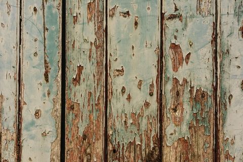 米色和棕色木板