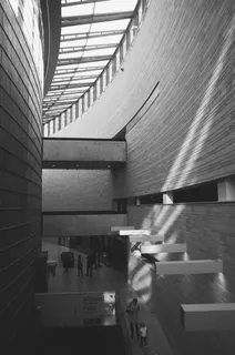 建筑物内部的灰度照片 建筑物内部的灰度照片