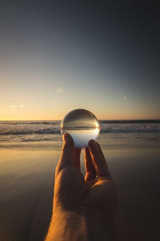 美国，waimea，hapuna海滩州立公园，refelction，ball，glass ball，hand，Hodleing