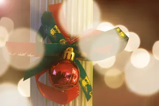 绿丝带红色小玩意摄影