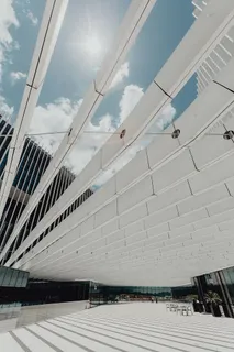 现代白色建筑,建筑师艾利斯·马泰乌斯的EDP总部,葡萄牙里斯本 现代白色建筑,建筑师艾利斯·马泰乌斯的EDP总部,葡萄牙里斯本
