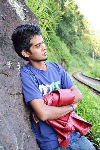 男孩，姿势，男人，夹克，摇滚，T恤，牛仔裤，年轻