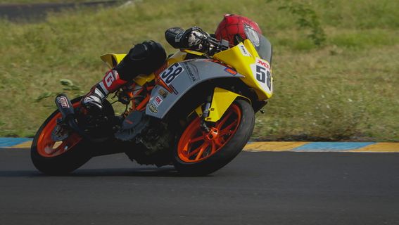 印度，切蒂帕拉亚姆，卡里赛车场，速度，动作，摩托车大奖赛，比赛，赛道