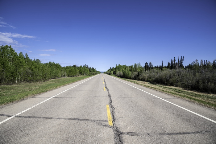 通往阿尔伯塔省西北地区的道路