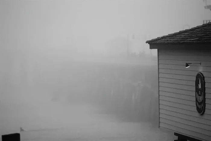 建筑、桥梁、黎明、码头、傍晚、雾、房屋、景观