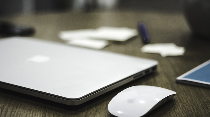 苹果、电脑、办公桌、笔记本电脑、macbook、macbook pro、鼠标、技术
