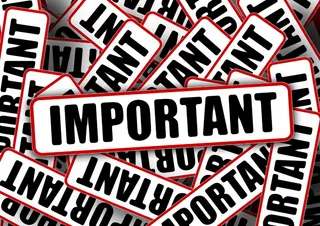 白色、重要标志、标识牌、印章、印记、感叹号、呼号、备注