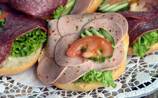 香肠，小吃，卷，香肠面包，新鲜香肠，意大利香肠，装饰性，美观