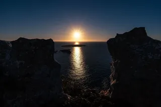 地平线上的日落，日落，海洋，海洋，水，波浪，自然，海岸