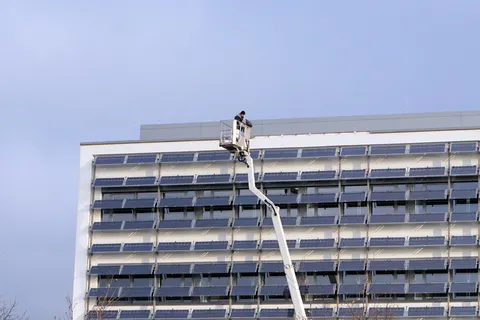 摩天大楼、维修、维护、室外、太阳能系统、太阳能电站维护、技术、卡塞尔