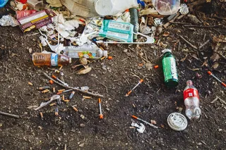 土上瓶子，垃圾，美国，洛杉矶，瓶子，消防栓，消防栓，锡