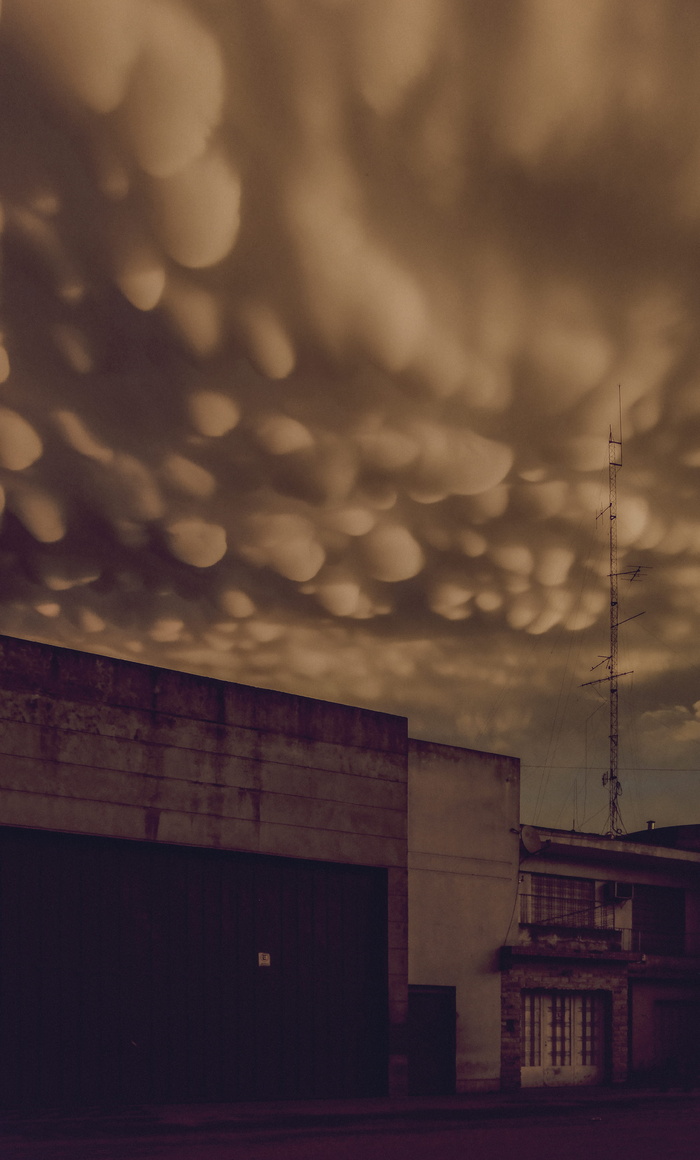 阿根廷，la reja，esteban company s.a.，云天，建筑，建筑结构，建筑外观，天空