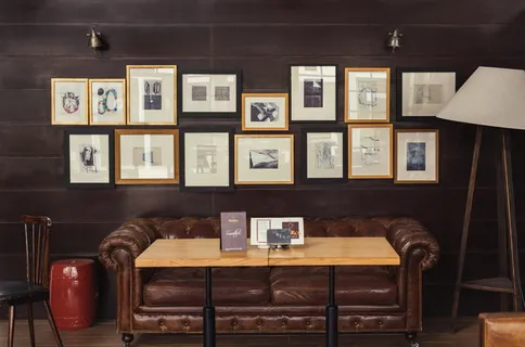 家具，椅子，桌子，桌面，书桌，沙发，木头，房间