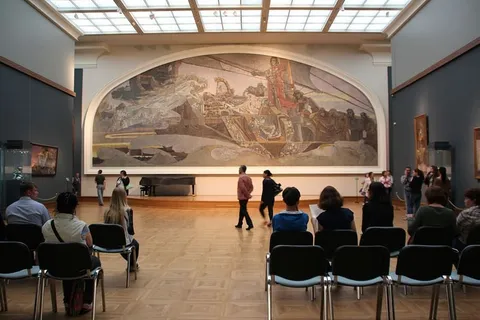 博物馆，绘画，访客，访客椅，看，人，室内，椅子