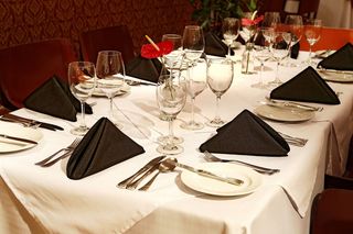 采购产品厨房工具，家具，椅子，盖子，晚餐，桌子，玻璃，家用设备