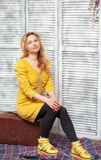 女人,工作室,手提箱,风景,鲜艳的裙子,运动鞋,运动鞋,时尚 女人,工作室,手提箱,风景,鲜艳的裙子,运动鞋,运动鞋,时尚