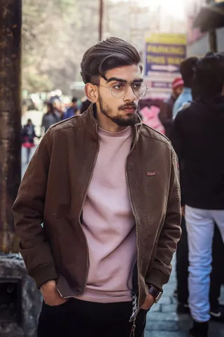 印度，金奈，玛纳里市场公共汽车站，佳能，街道，品牌，老板，黑白