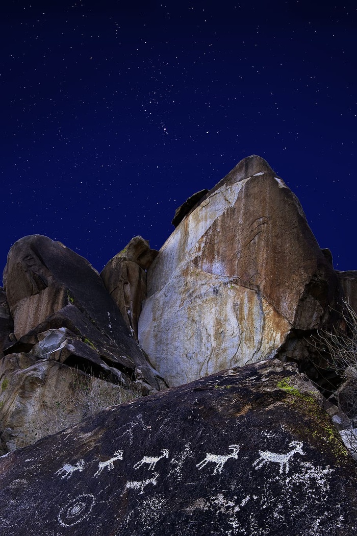 夜间的布朗山