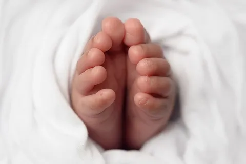 婴儿足部选择性聚焦照片 婴儿足部选择性聚焦照片