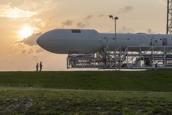 人、草、火箭、nasa、航天飞机、宇宙飞船、spacex、飞行器