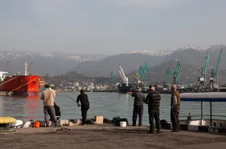 格鲁吉亚、巴统、渔民、港口、山脉、水域、船只、山脉