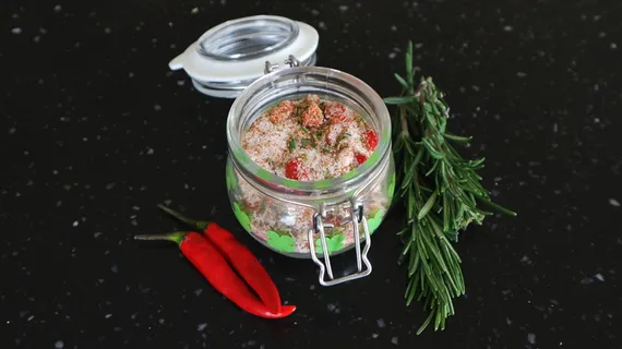 烧烤,烧烤盐,草药盐,草药,烹饪,干燥,盐,配料 烧烤,烧烤盐,草药盐,草药,烹饪,干燥,盐,配料