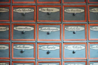 棕色和灰色木制抽屉, 家具, 抽屉, 波兰, 克拉科夫, Word, 木材, 内阁