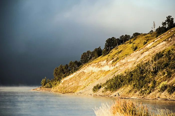 加拿大，幽灵湖，风暴，阳光，树木，云，太阳，海岸线