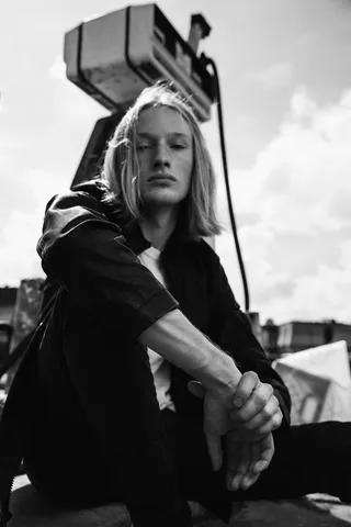 皮革、牛仔、编辑、模特、头发、黑白、时尚、男模特