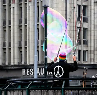 肥皂泡，建筑，制造肥皂泡，巨大的肥皂泡，建筑外部，建筑结构，建筑，真人