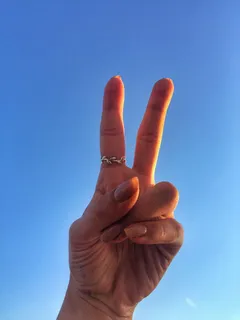 手,女性,手势,和平,戒指,蓝色,天空,人手 手,女性,手势,和平,戒指,蓝色,天空,人手
