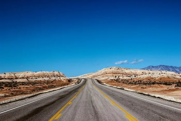 沙漠，道路，天空，旅行，交通，方向，前进的道路，蓝色
