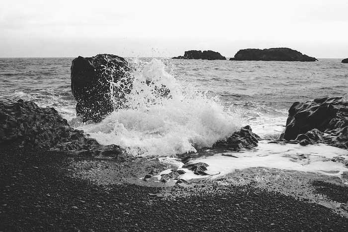 岩石形成，海洋摄影，灰度，照片，海岸，波浪，海滩，海洋