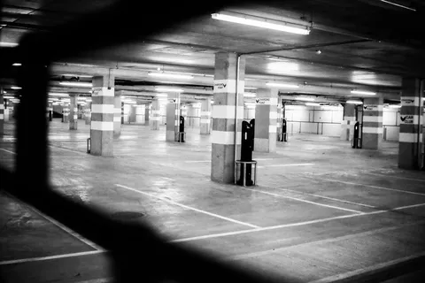 伦敦，英国坎宁镇，充电点，东伦敦，东，停车场，黑色