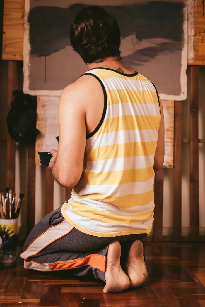 男子绘画