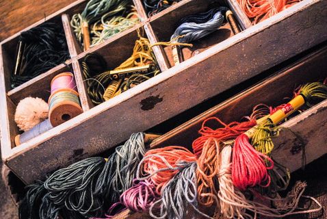 各色纱线，木制，板条箱，刺绣，牙线，刺绣，激情，休闲