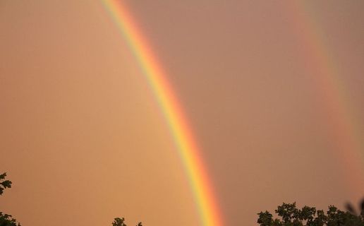 白天的彩虹，彩虹，天气，自然现象，雷雨，自然景观，双彩虹，自然之美