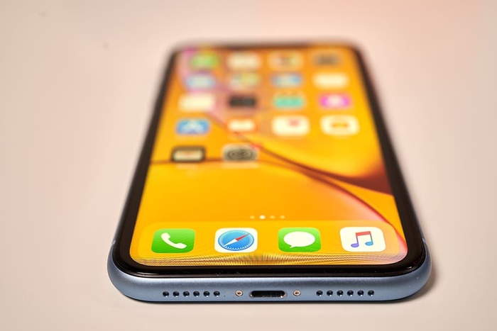 银色iPhone Xs