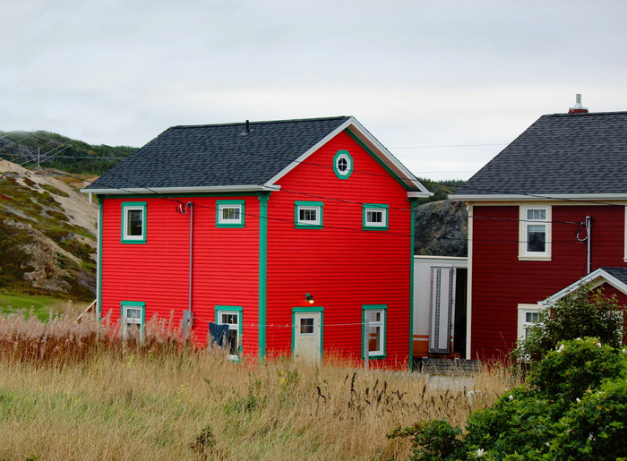 红色，木质，2层，2层房子，旁边，麦田，房子，建筑