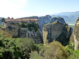 meteora、山顶、修道院、岩石、地标、建筑、山脉、树木