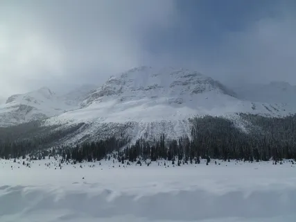 雪山、神秘山、隐现山、冬季山、加拿大山、加拿大山、雾山、寒冷 雪山、神秘山、隐现山、冬季山、加拿大山、加拿大山、雾山、寒冷