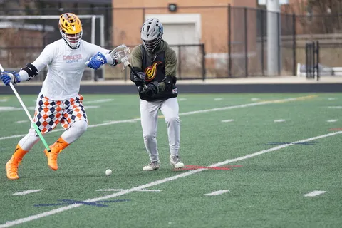 服装，衣服，人，人，头盔，人，团队运动，运动