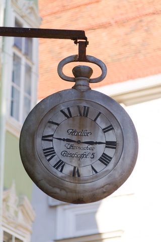 挂钟，罗马数字，旧，无人，关注前景，特写，白天，建筑结构