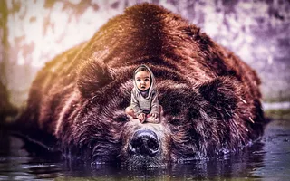 婴儿和熊，photoshop操作，颜色分级，野生动物，哺乳动物，野生动物，水，看相机